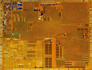 图1：TI第二代移动应用处理器OMAP2420具有330MHz的ARM1136核（右下：数字模块是带图形加速器的ARM11核；右上：IVA模块）