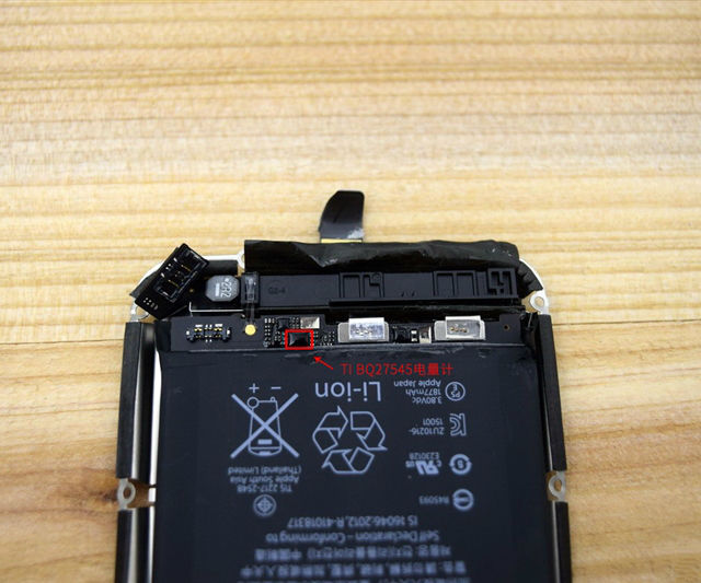 评测拆解史上最丑iPhone 6s电池保护壳Smart Battery Case《电子工程专辑》