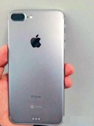 传闻中的iPhone 7手机背盖照《电子工程专辑》