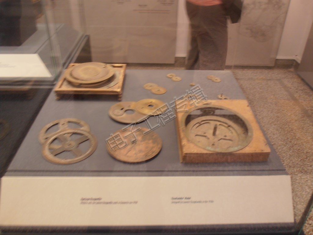 ak0005-01-reconstruction-of-the-antikythera-mechanism.jpg